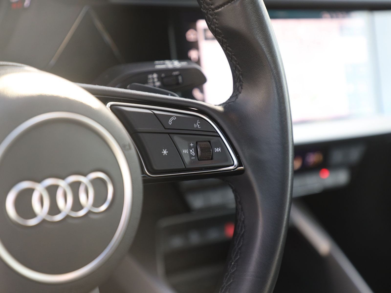 Audi A3 Sportback 40TFSIe Stronic Navi LED GRA DAB EPH