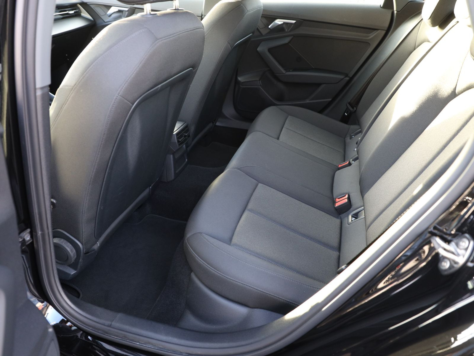 Audi A3 Sportback 40TFSIe Stronic Navi LED GRA DAB EPH