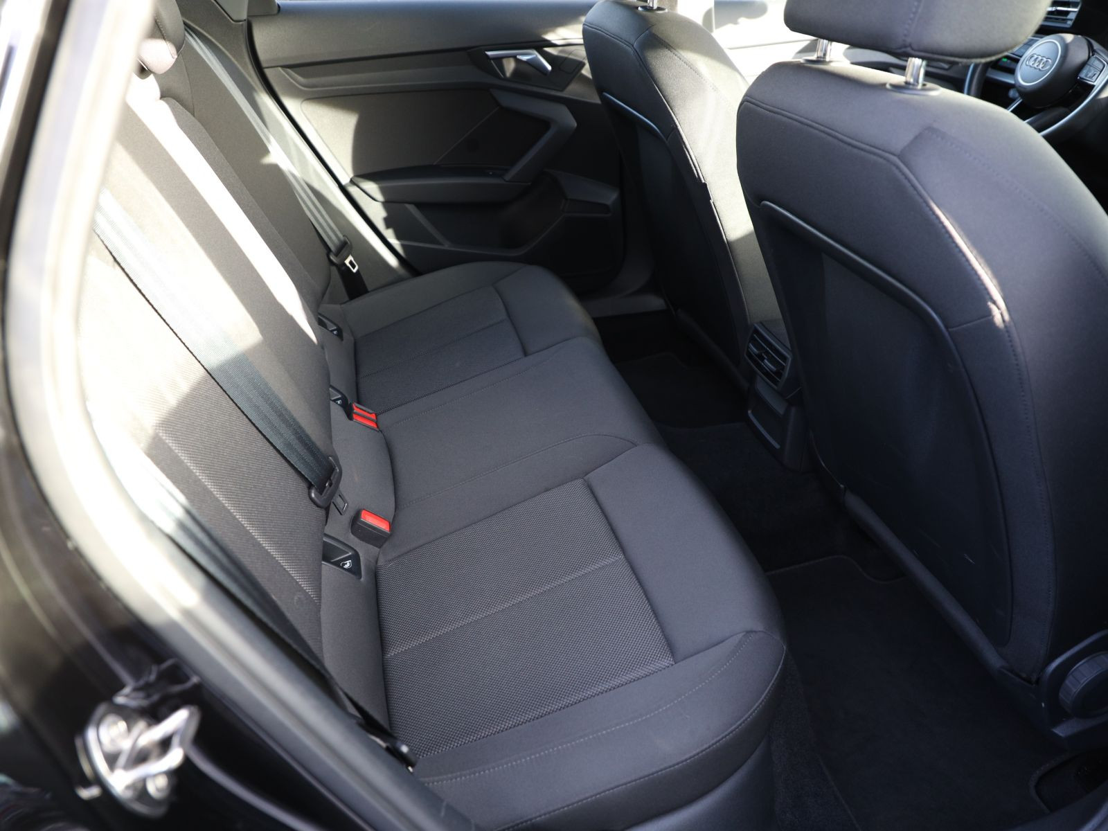 Audi A3 Sportback 40TFSIe Stronic Navi LED GRA DAB EPH