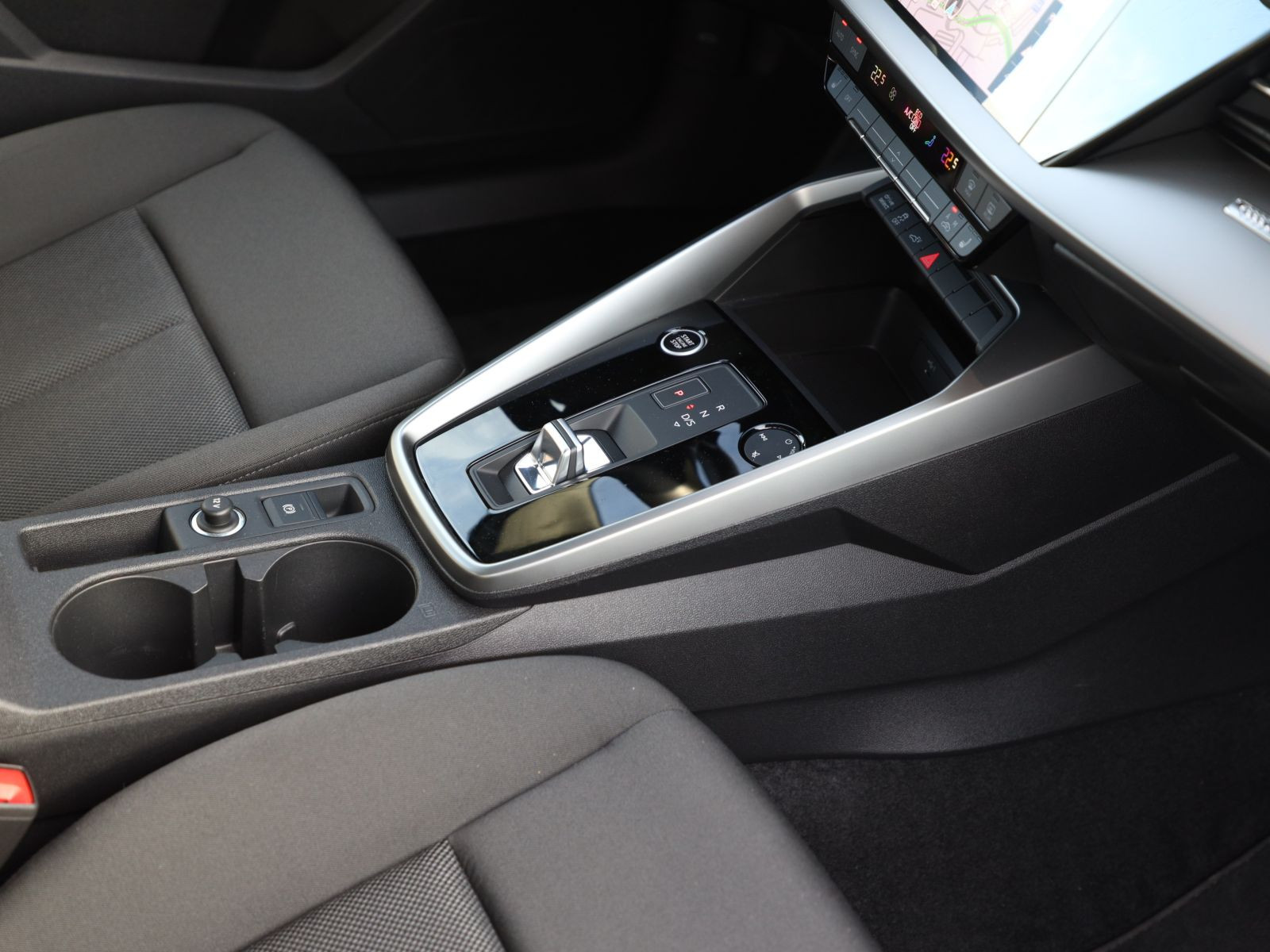 Audi A3 Sportback 40TFSIe Stronic Navi LED GRA DAB EPH