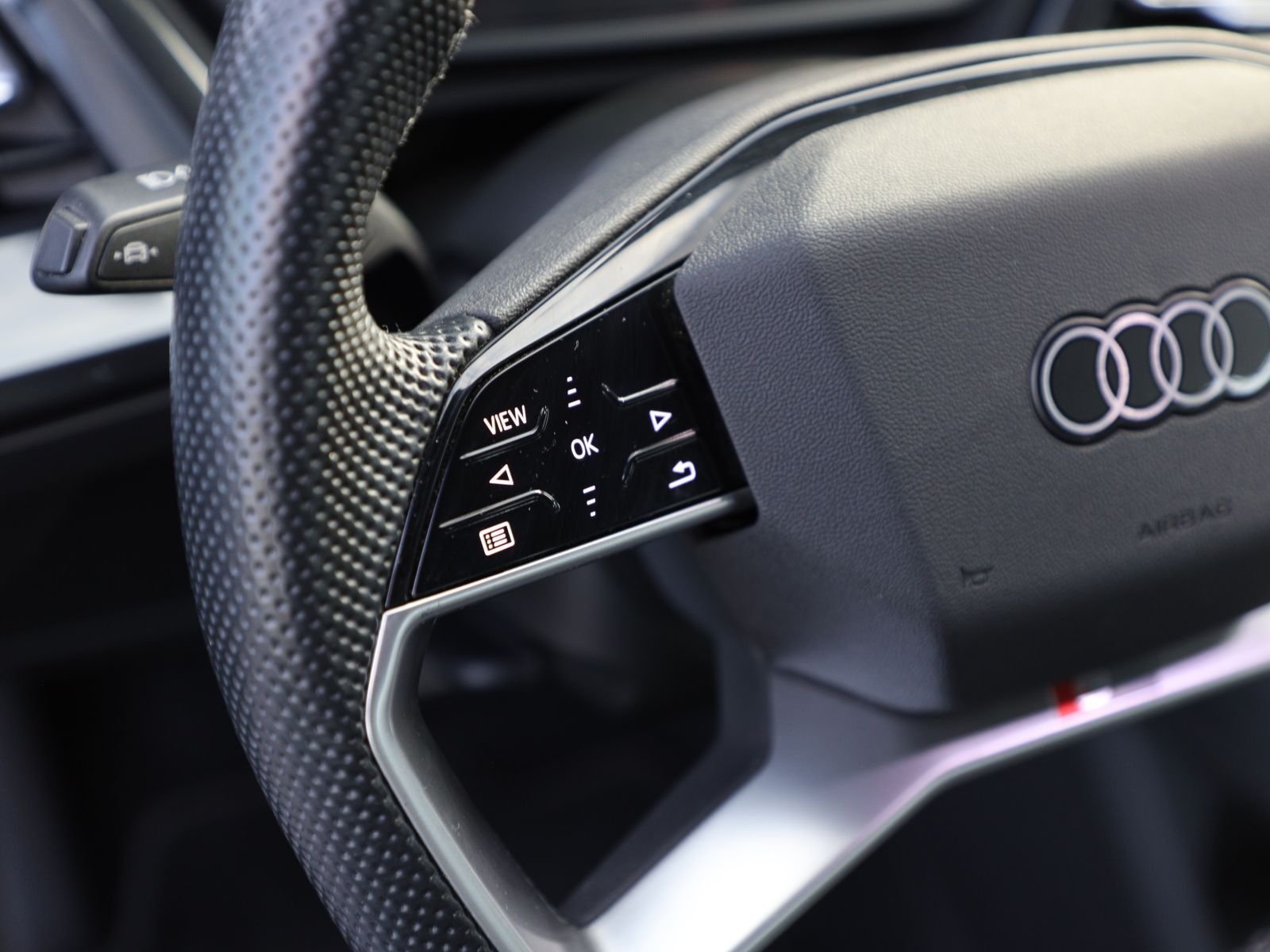 Audi Q4 e-tron S line 40 Navi LED GRA Standklima AHK