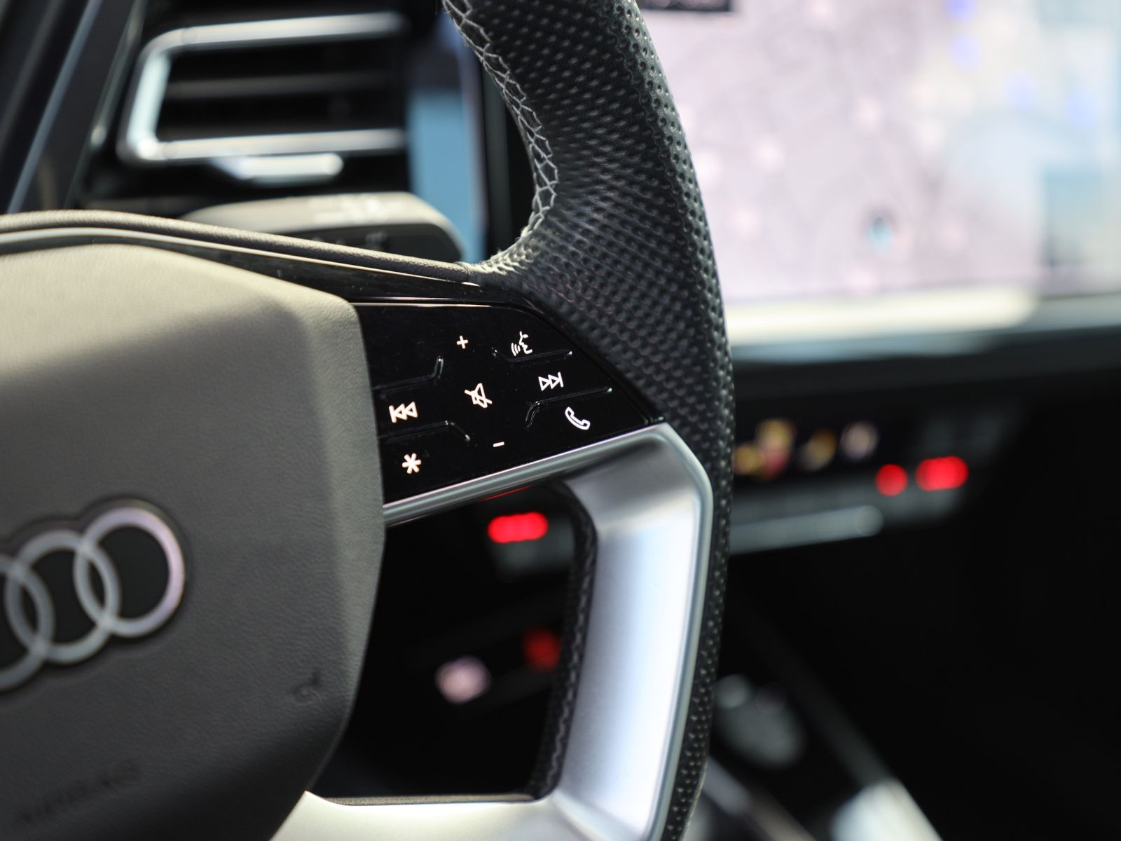 Audi Q4 e-tron S line 40 Navi LED GRA Standklima AHK