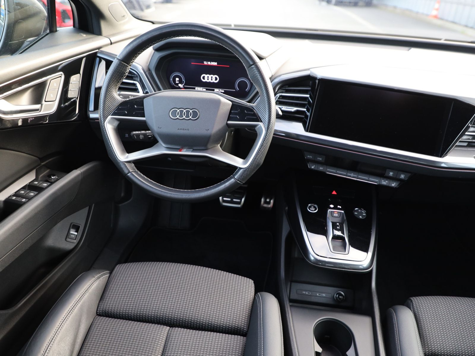 Audi Q4 e-tron S line 40 Navi LED GRA Standklima AHK