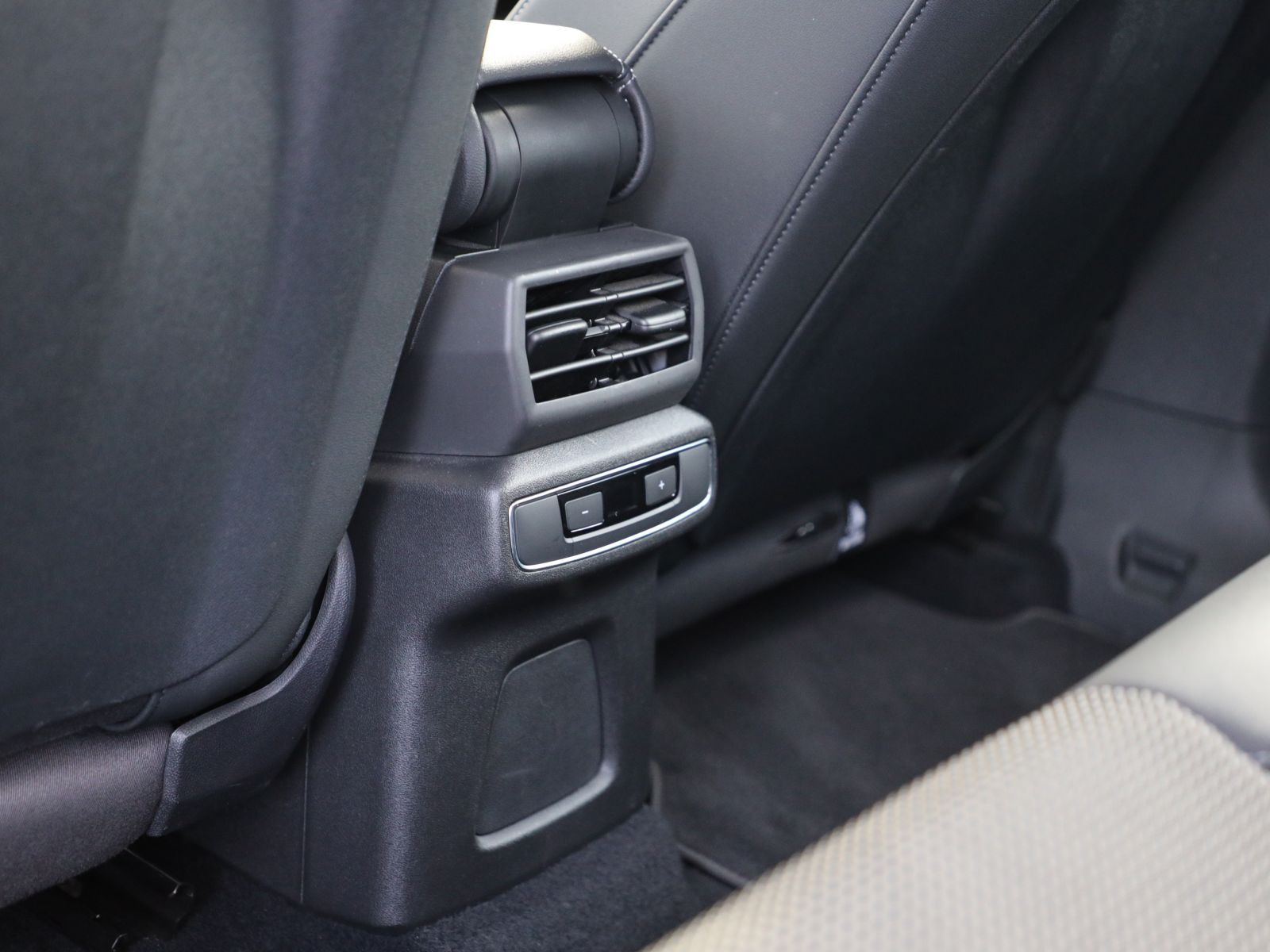 Audi Q4 e-tron S line 40 Navi LED GRA Standklima AHK