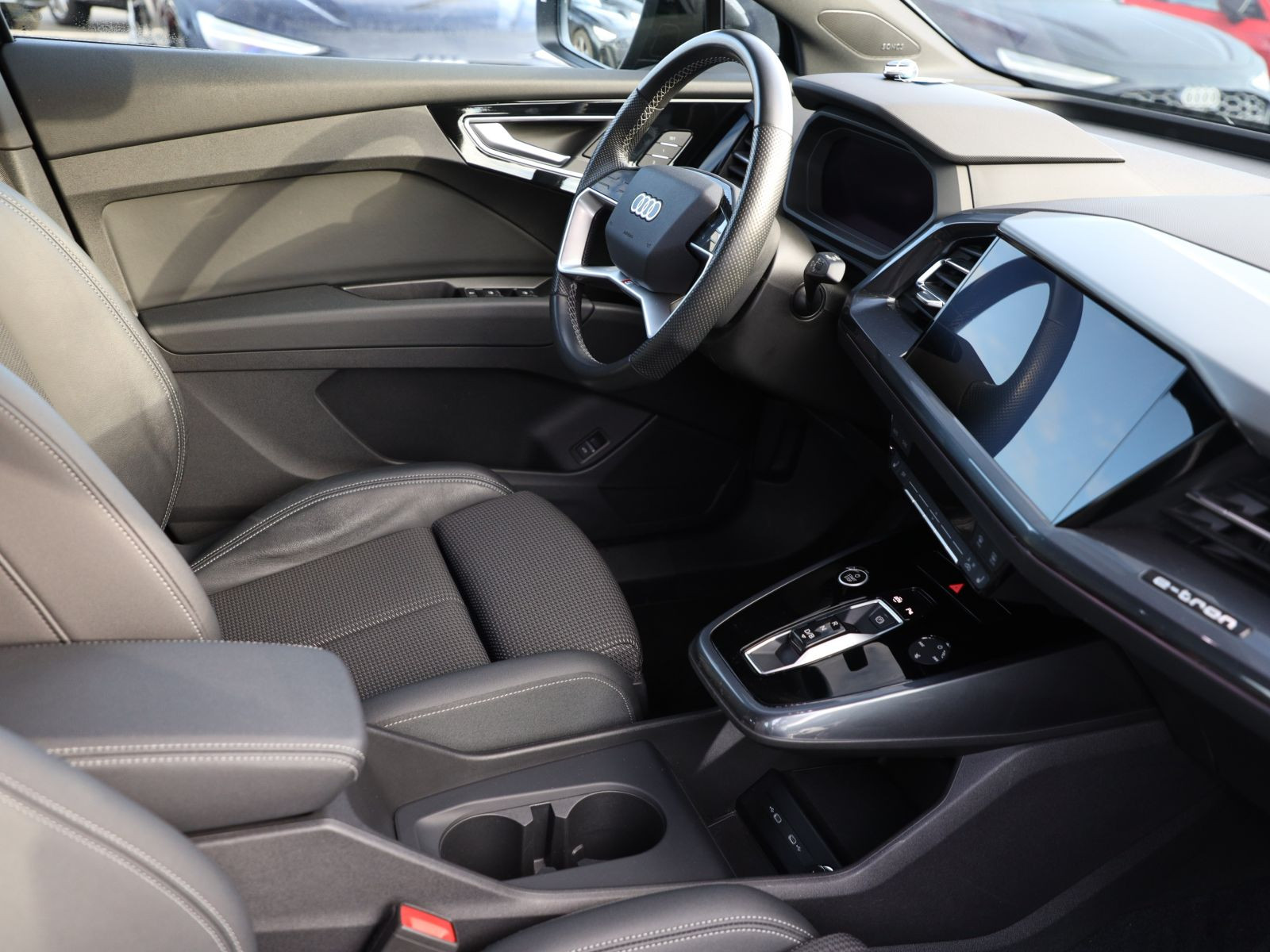 Audi Q4 e-tron S line 40 Navi LED GRA Standklima AHK