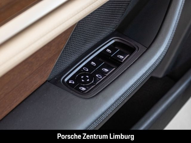 Porsche Taycan 4S Cross Turismo Clubleder Nachtsicht HUD