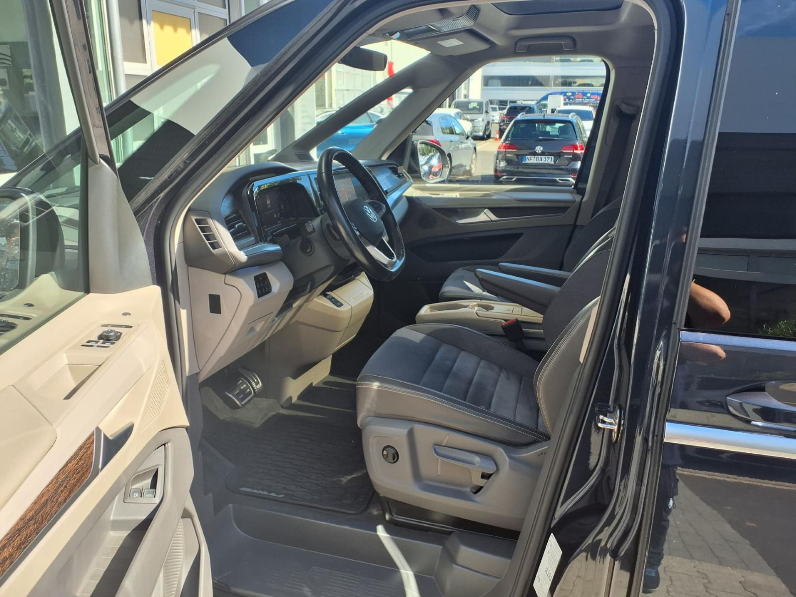 Volkswagen T7 Multivan 1.4 TSI DSG Hybrid Style, Panoramadach, Navi, LED-Matrix