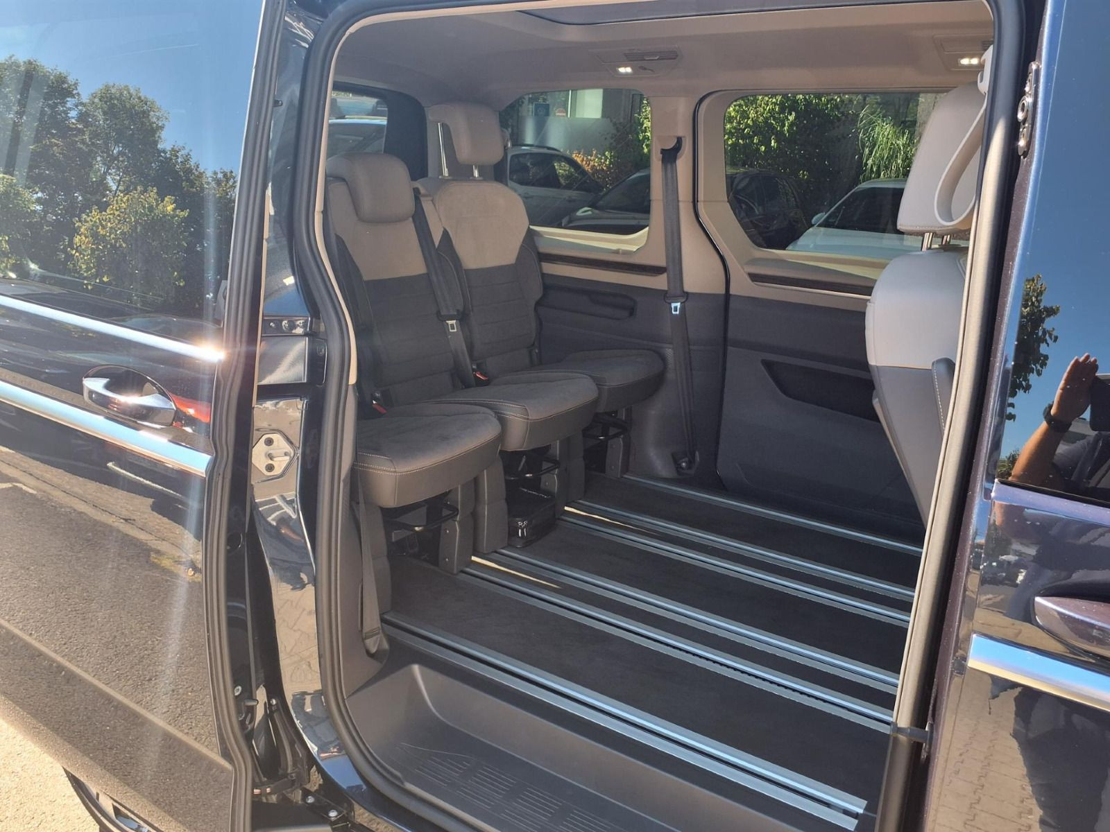 Volkswagen T7 Multivan 1.4 TSI DSG Hybrid Style, Panoramadach, Navi, LED-Matrix