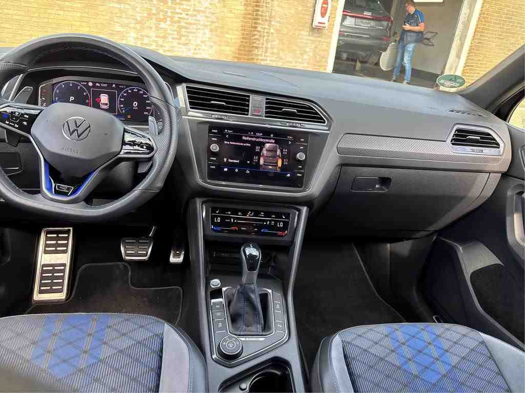 Volkswagen Tiguan R Black Style 2.0 TSI DSG, 4Motion, LED-Matrix, Navi, Rückfahrkamera