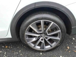 Skoda Octavia Combi Scout 2.0TDI 110kW ACC HuD Navi LED