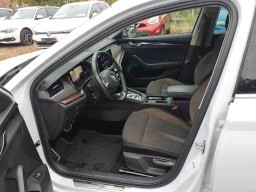 Skoda Octavia Combi Scout 2.0TDI 110kW ACC HuD Navi LED