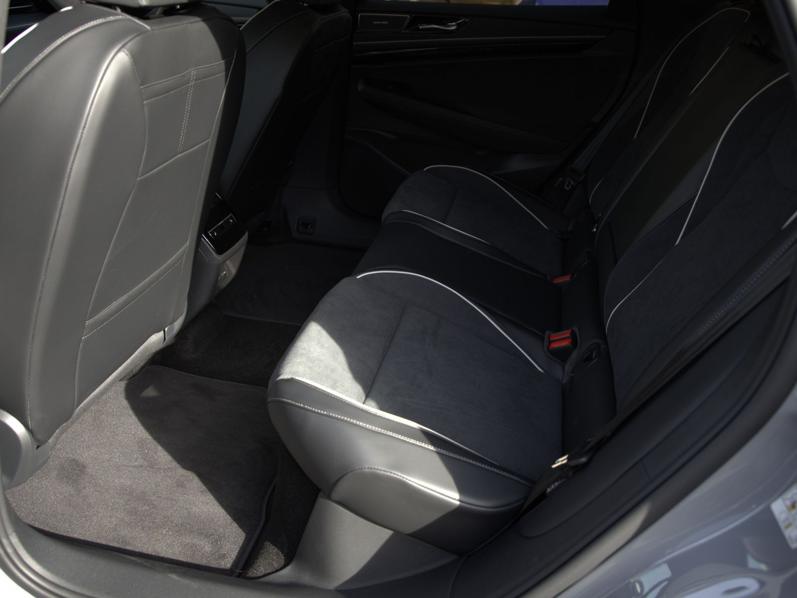 Volkswagen ID.7 Tourer Pro S, Panoramadach, LED-Matrix, Soundsystem, Navi