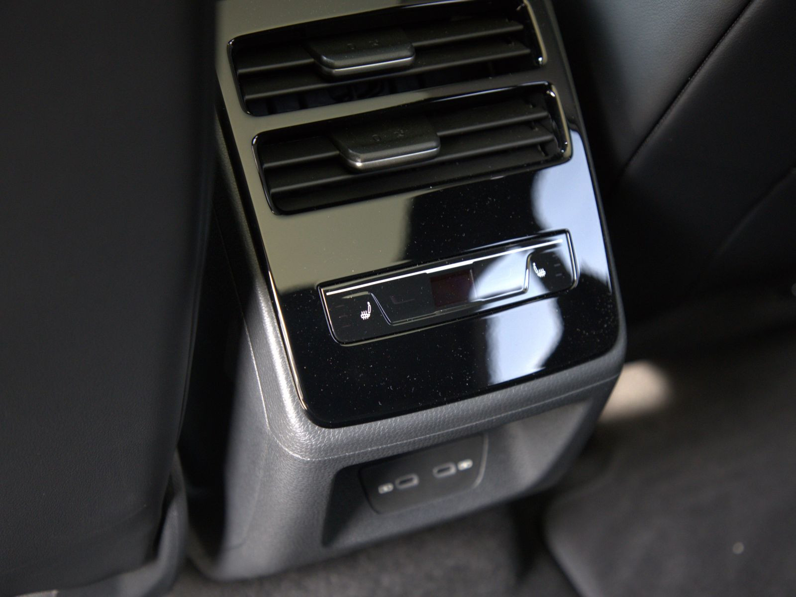 Volkswagen ID.7 Tourer Pro S, Panoramadach, LED-Matrix, Soundsystem, Navi