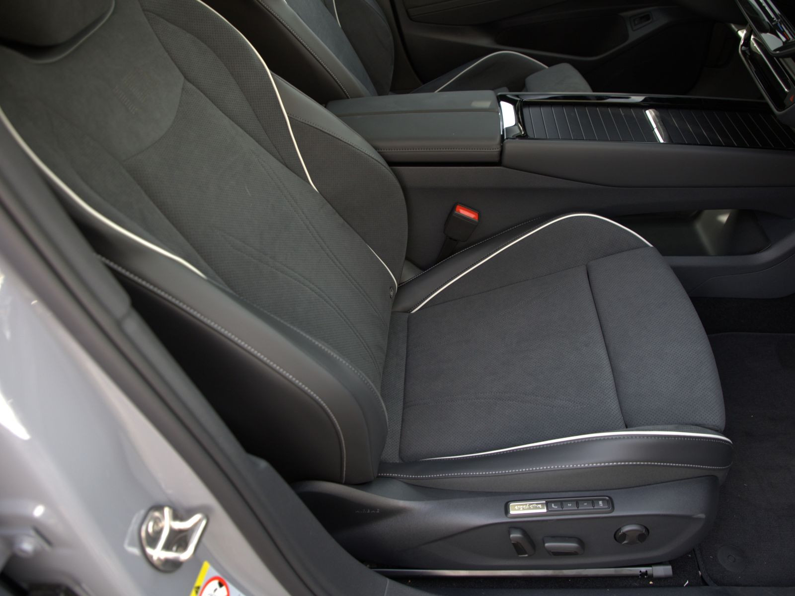 Volkswagen ID.7 Tourer Pro S, Panoramadach, LED-Matrix, Soundsystem, Navi