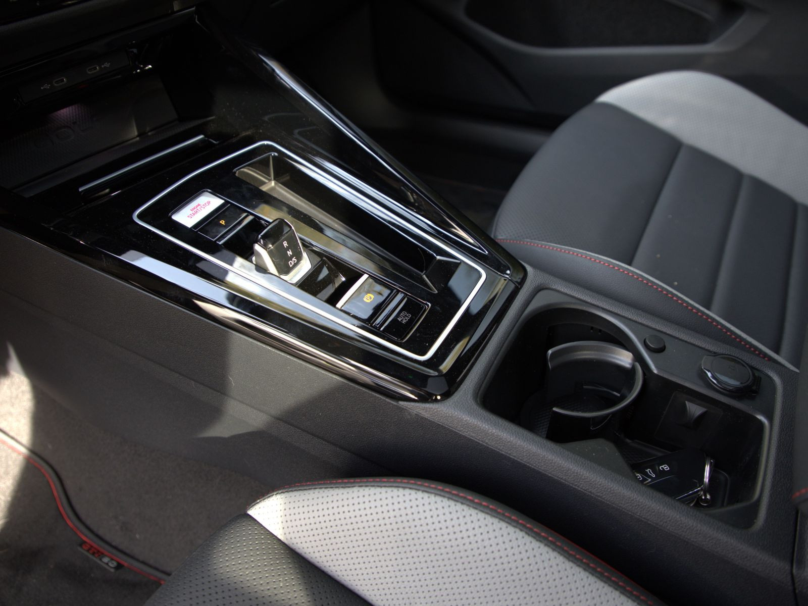 Volkswagen Golf VIII GTI Edition 50 Performance, Panoramadach, Navi, LED-Matrix