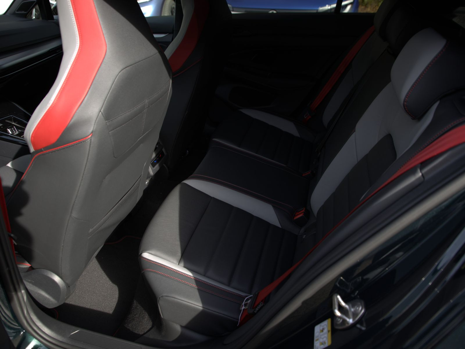 Volkswagen Golf VIII GTI Edition 50 Performance, Panoramadach, Navi, LED-Matrix