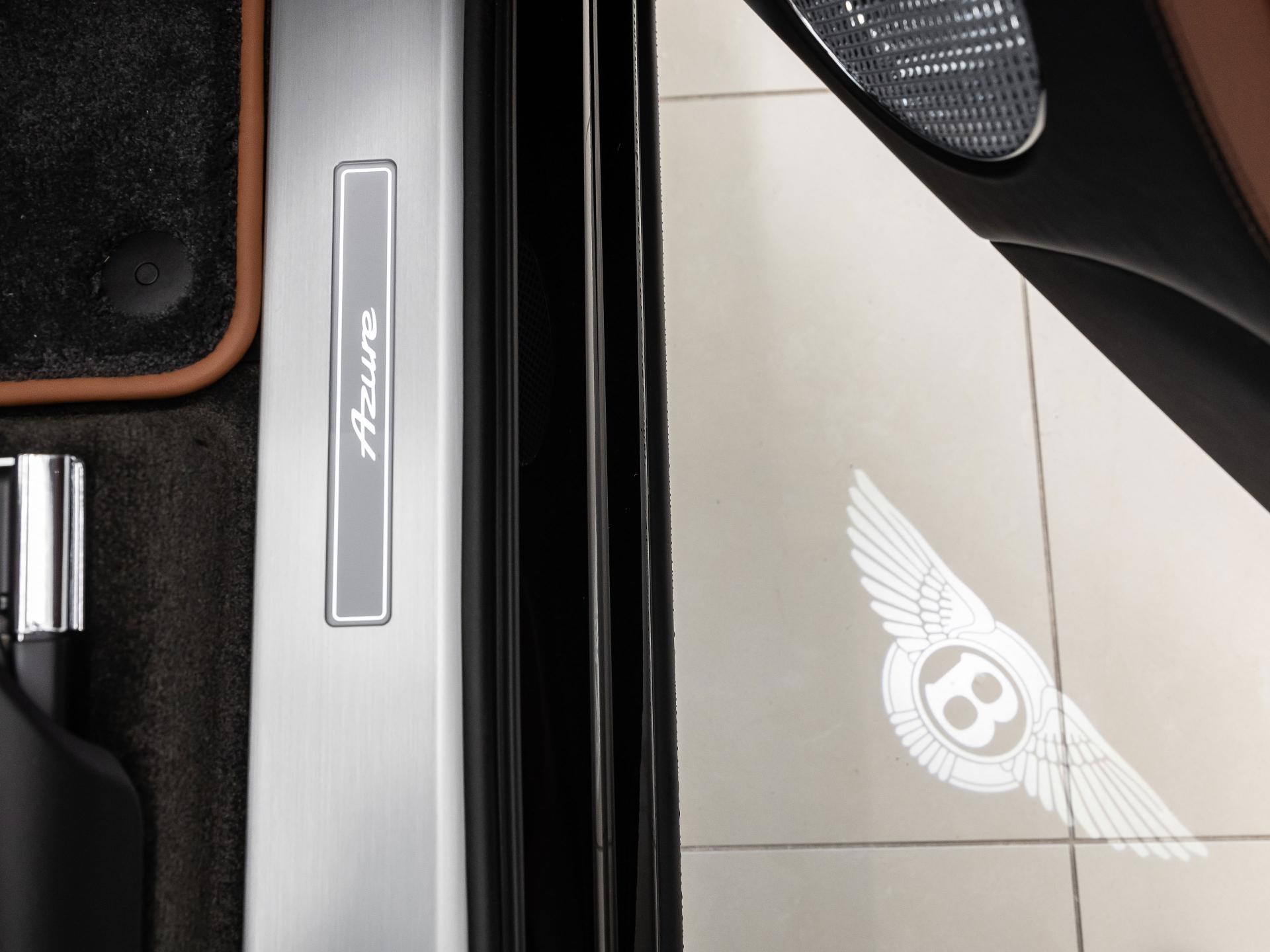 Bentley Bentayga EWB AZURE BLACK / TAN / FULL OPTION