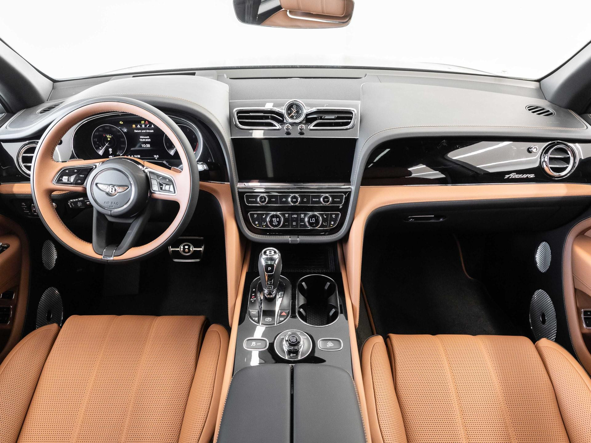 Bentley Bentayga EWB AZURE BLACK / TAN / FULL OPTION