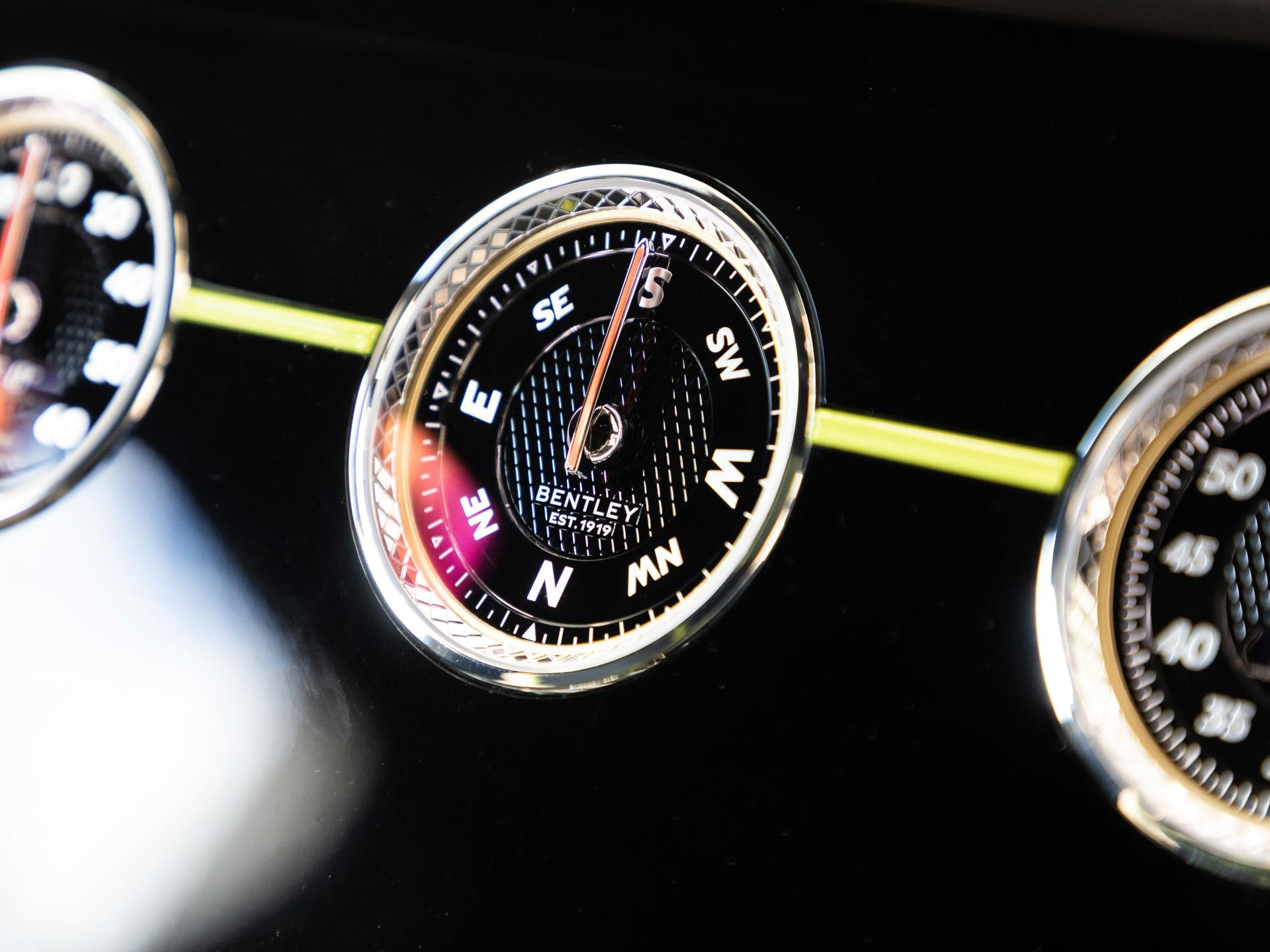 Bentley New Flying Spur S V8 MADE BY MULLINER / FULL Spec.