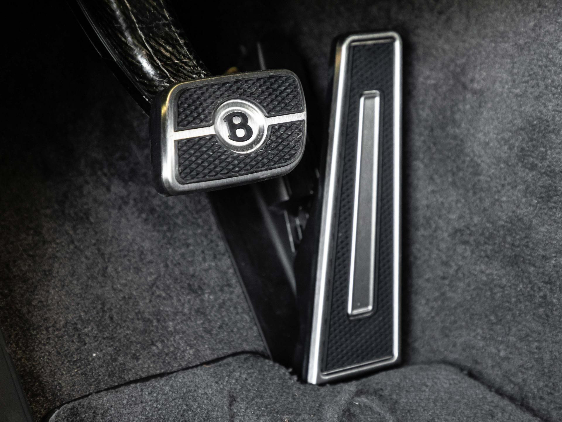 Bentley New Flying Spur S V8 MADE BY MULLINER / FULL Spec.