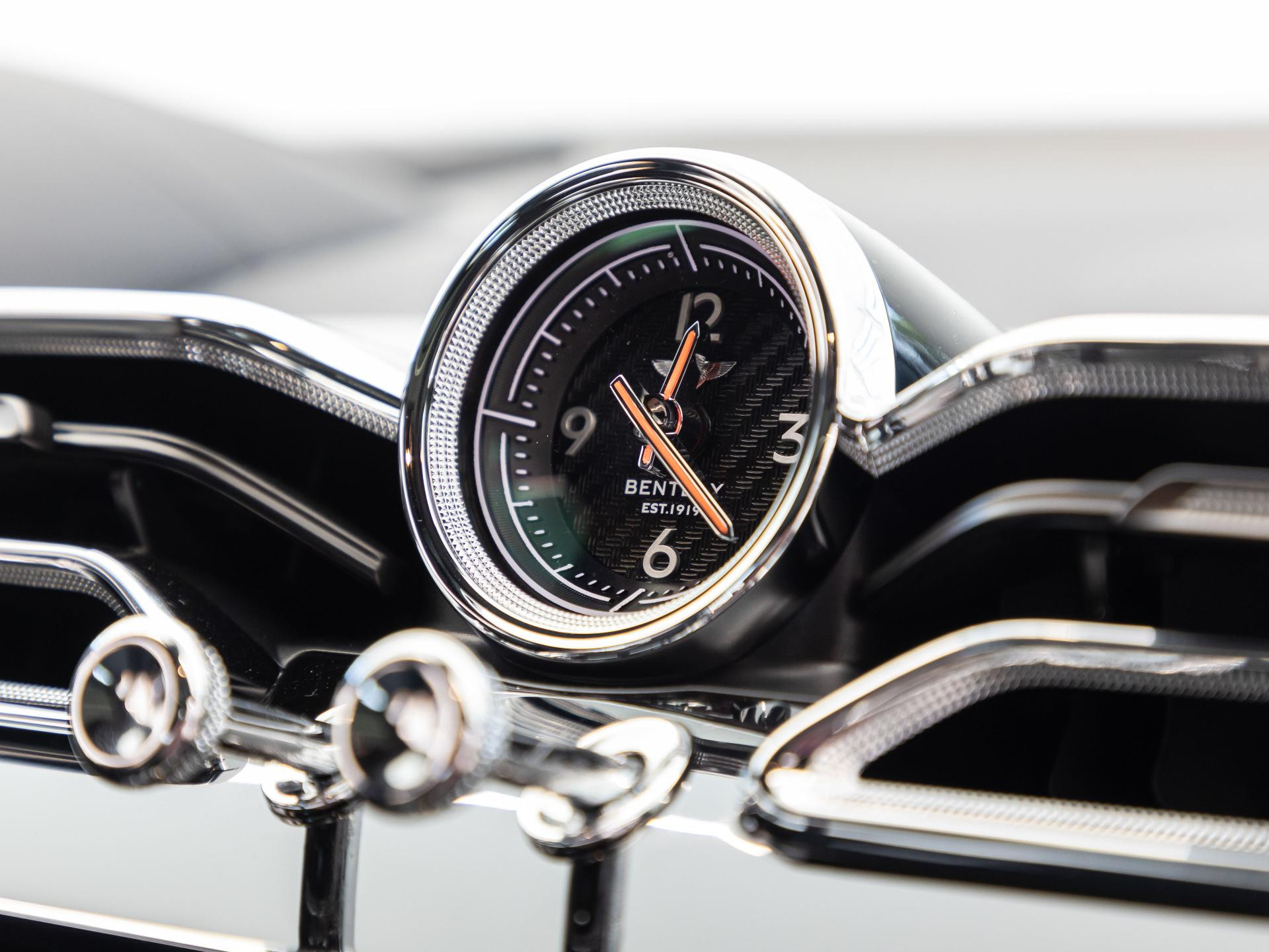 Bentley Bentayga V8 von BENTLEY MANNHEIM