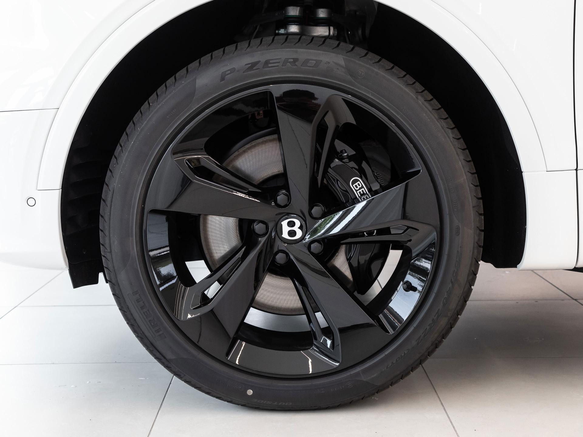 Bentley Bentayga V8 von BENTLEY MANNHEIM