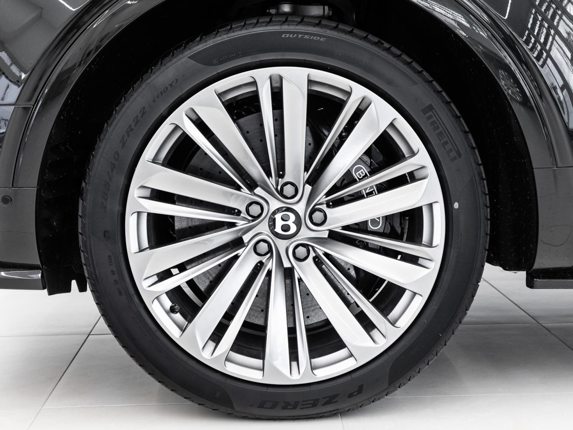 Bentley Bentayga Speed W12  AKRAPOVIC / CARBON BRAKES