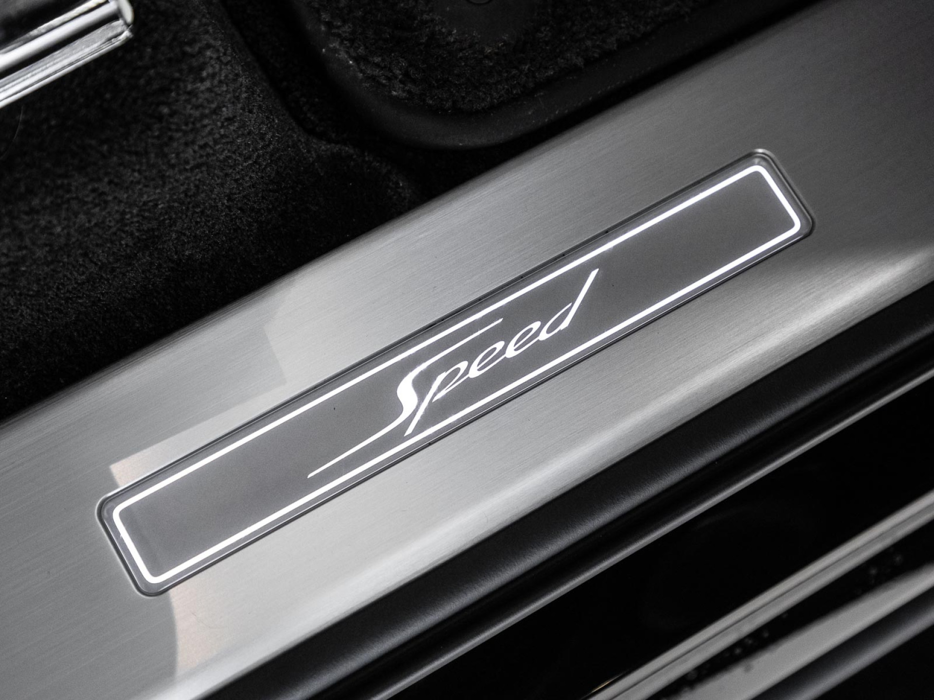 Bentley Bentayga Speed W12  AKRAPOVIC / CARBON BRAKES