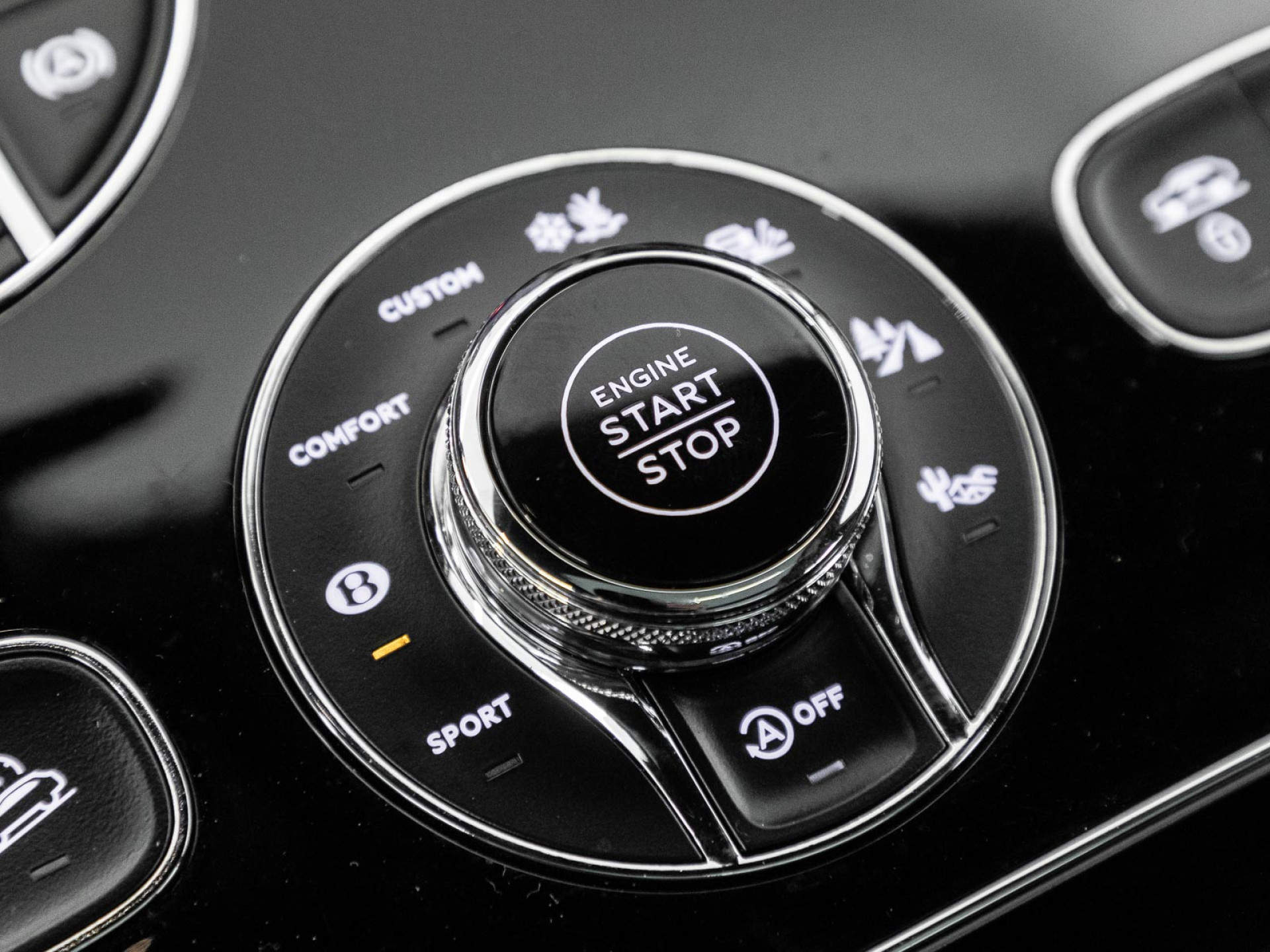 Bentley Bentayga Speed W12  AKRAPOVIC / CARBON BRAKES