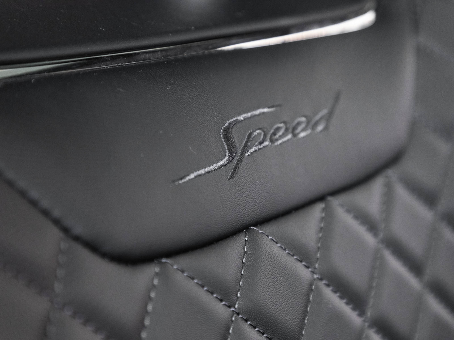 Bentley Bentayga Speed W12  AKRAPOVIC / CARBON BRAKES