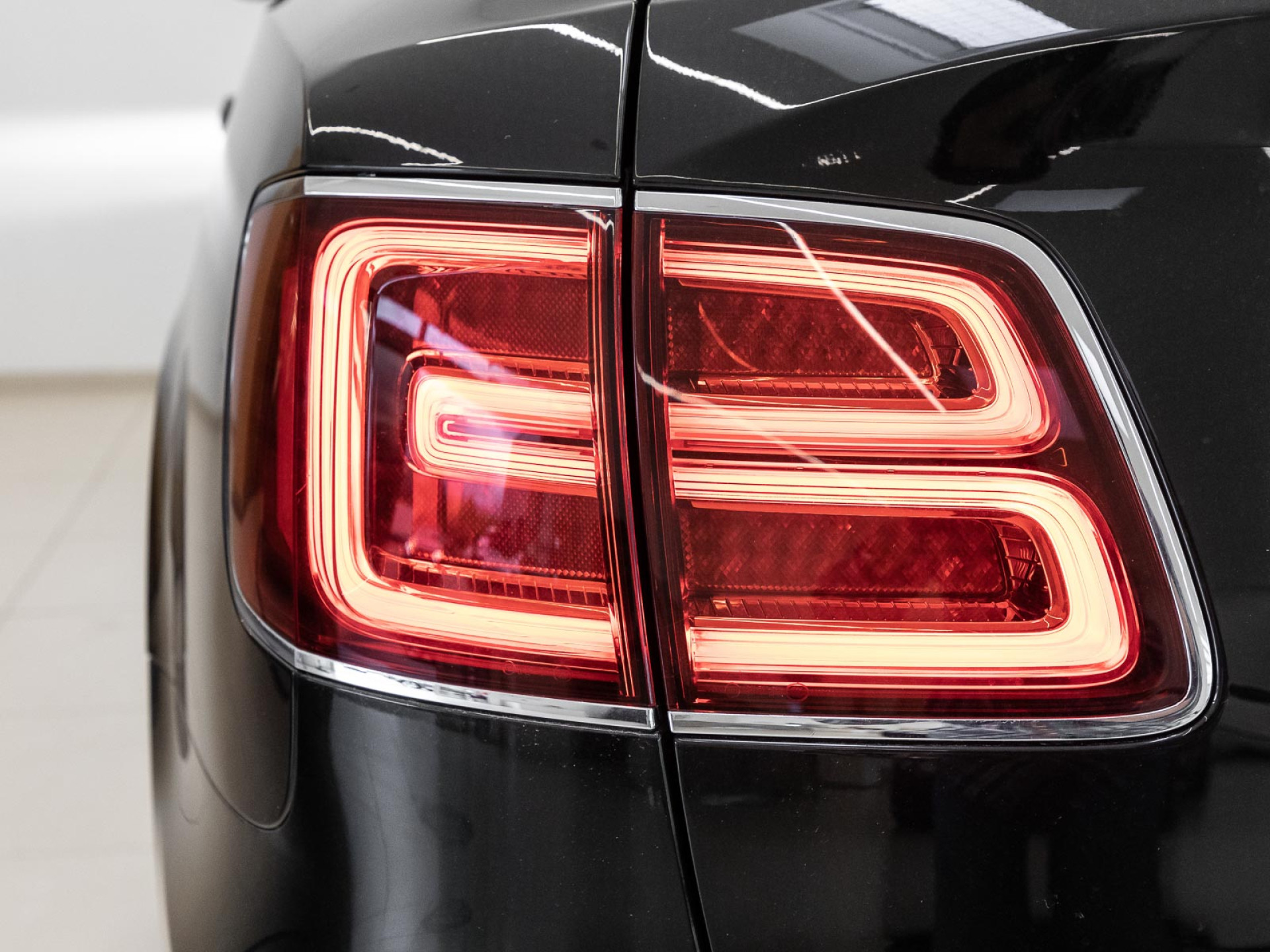 Bentley Bentayga Speed W12  AKRAPOVIC / CARBON BRAKES