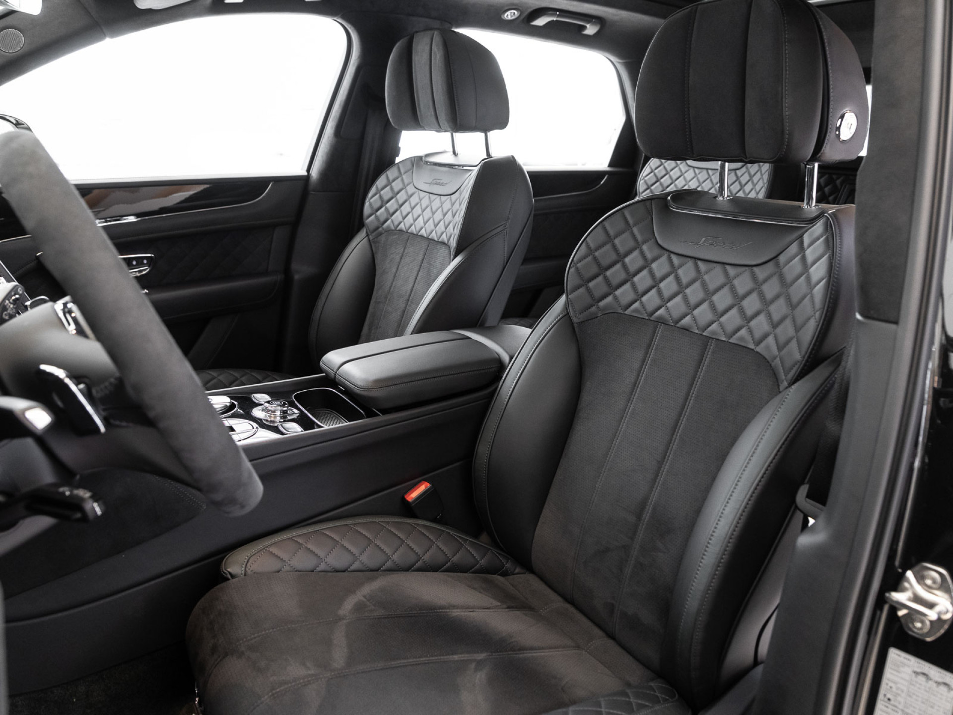 Bentley Bentayga Speed W12  AKRAPOVIC / CARBON BRAKES