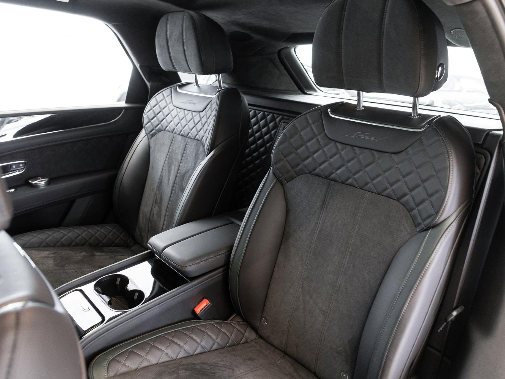 Bentley Bentayga Speed W12  AKRAPOVIC / CARBON BRAKES