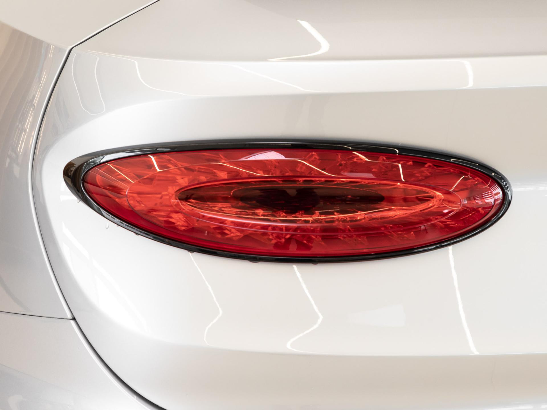 Bentley Bentayga V8 TOURING / NAIM / AHK / STANDHEIZUNG