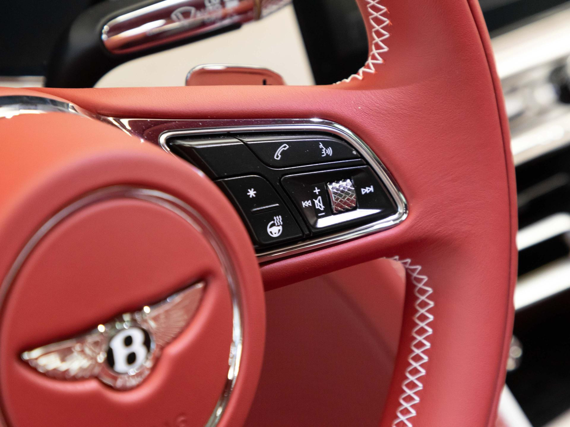 Bentley Flying Spur Speed First Edition WHITE & RED