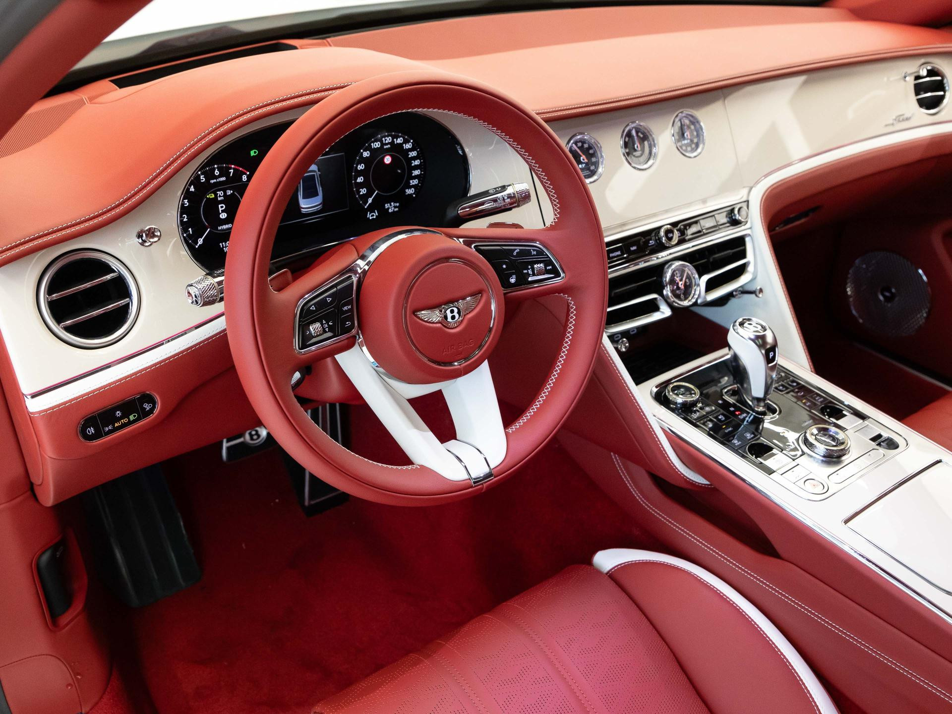 Bentley Flying Spur Speed First Edition WHITE & RED