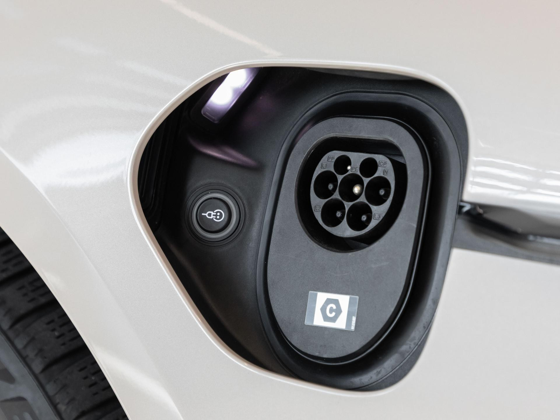 Porsche Taycan 4S Sport Turismo Performancebatterie / 8-fa