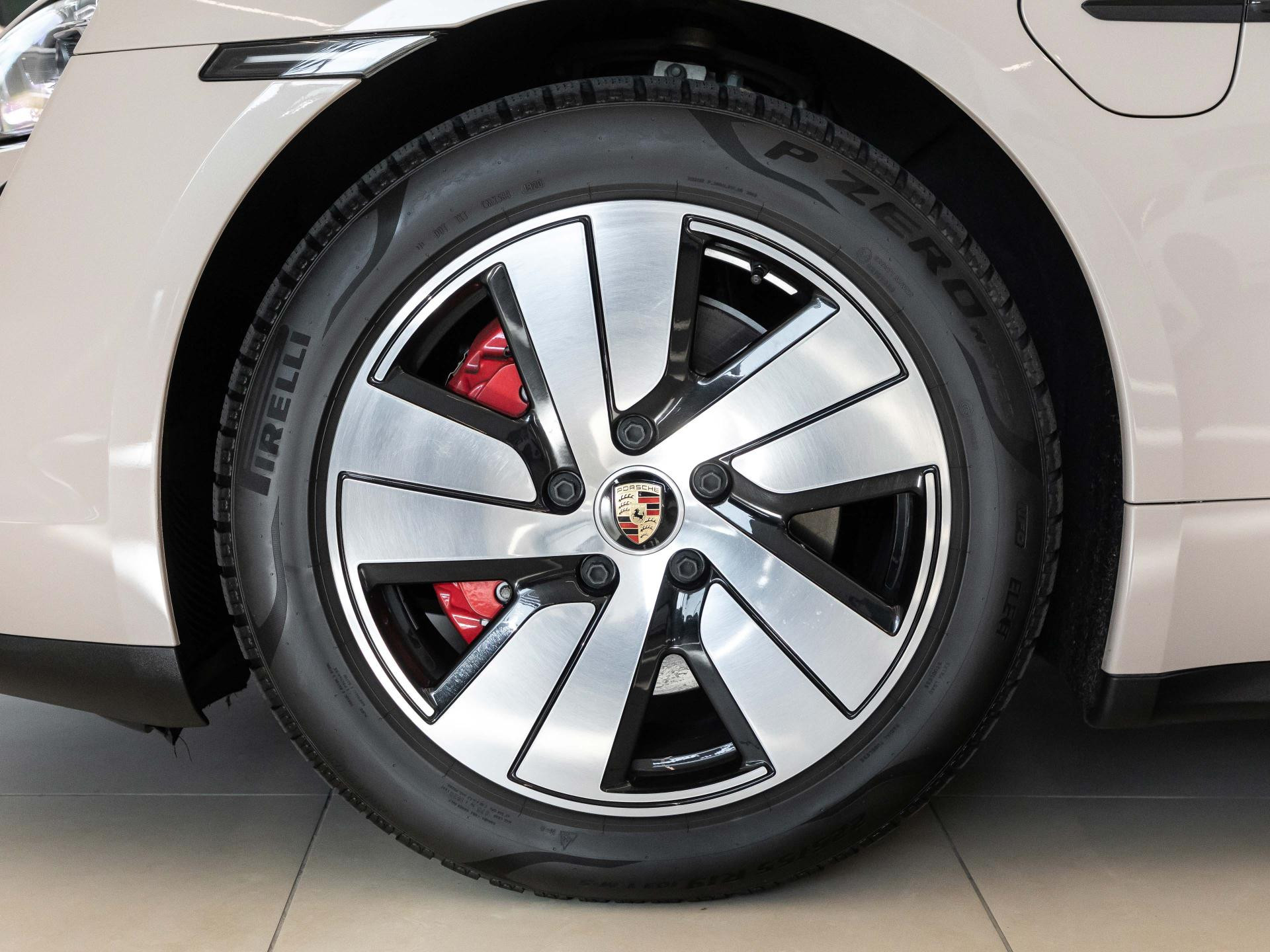 Porsche Taycan 4S Sport Turismo Performancebatterie / 8-fa