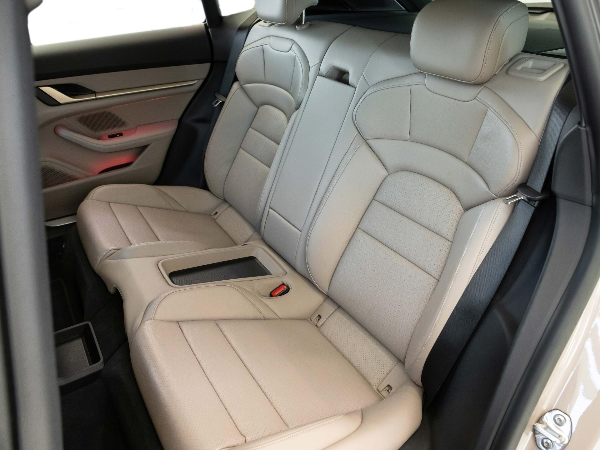 Porsche Taycan 4S Sport Turismo Performancebatterie / 8-fa