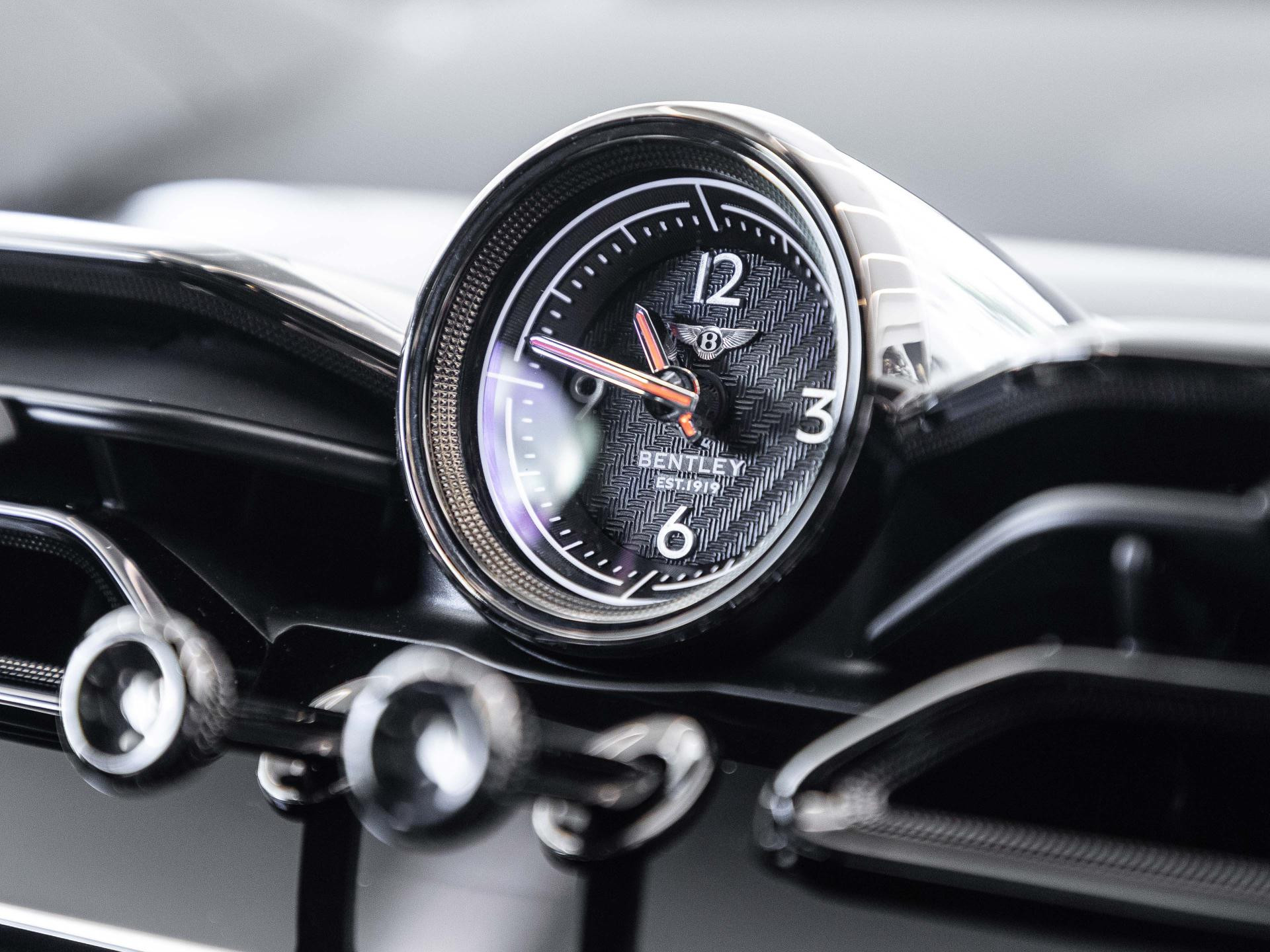 Bentley Bentayga S Black Edition V8 von BENTLEY FRANKFURT