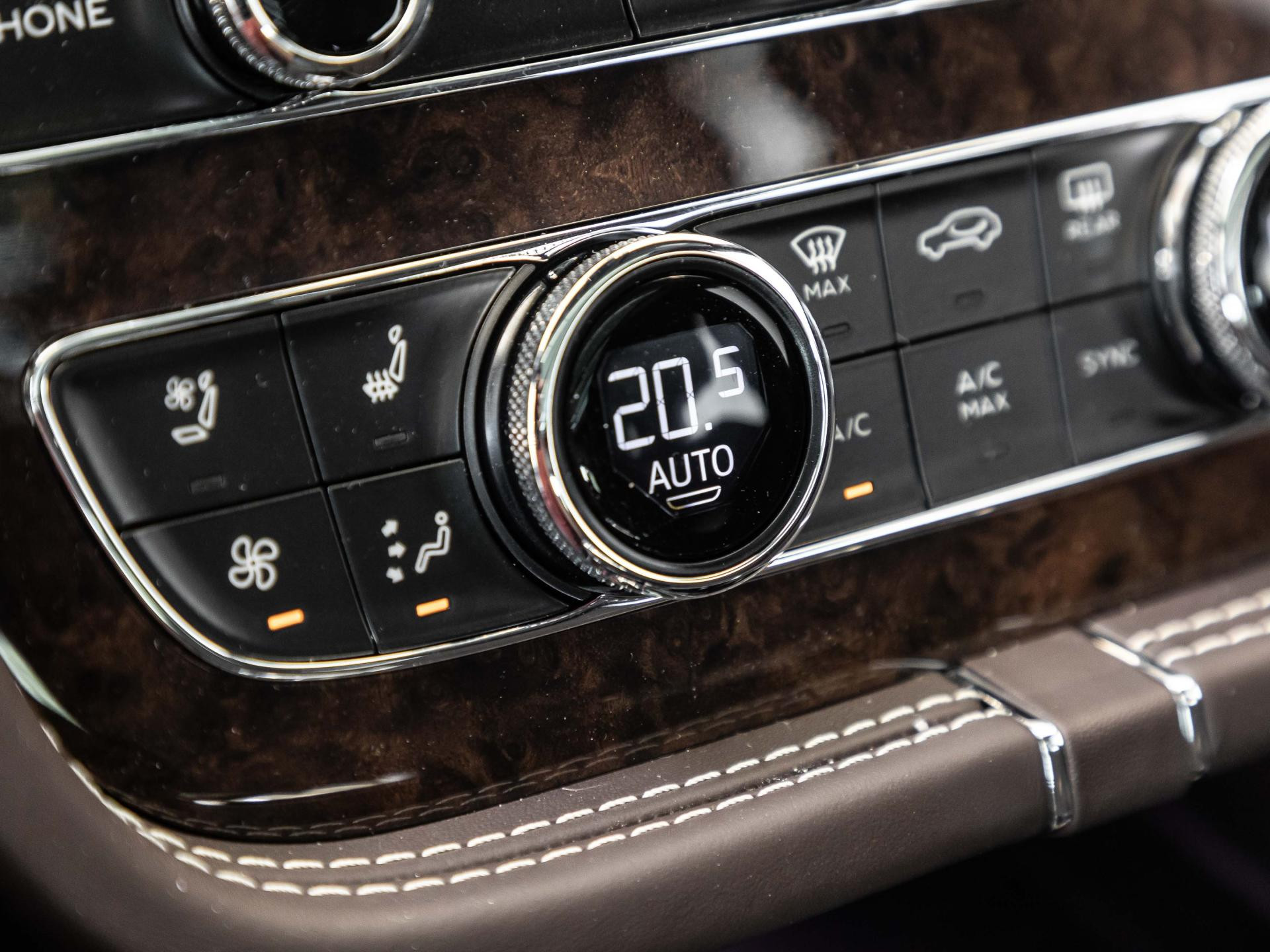 Bentley Bentayga Azure SONDERFARBE / FULL OPTION