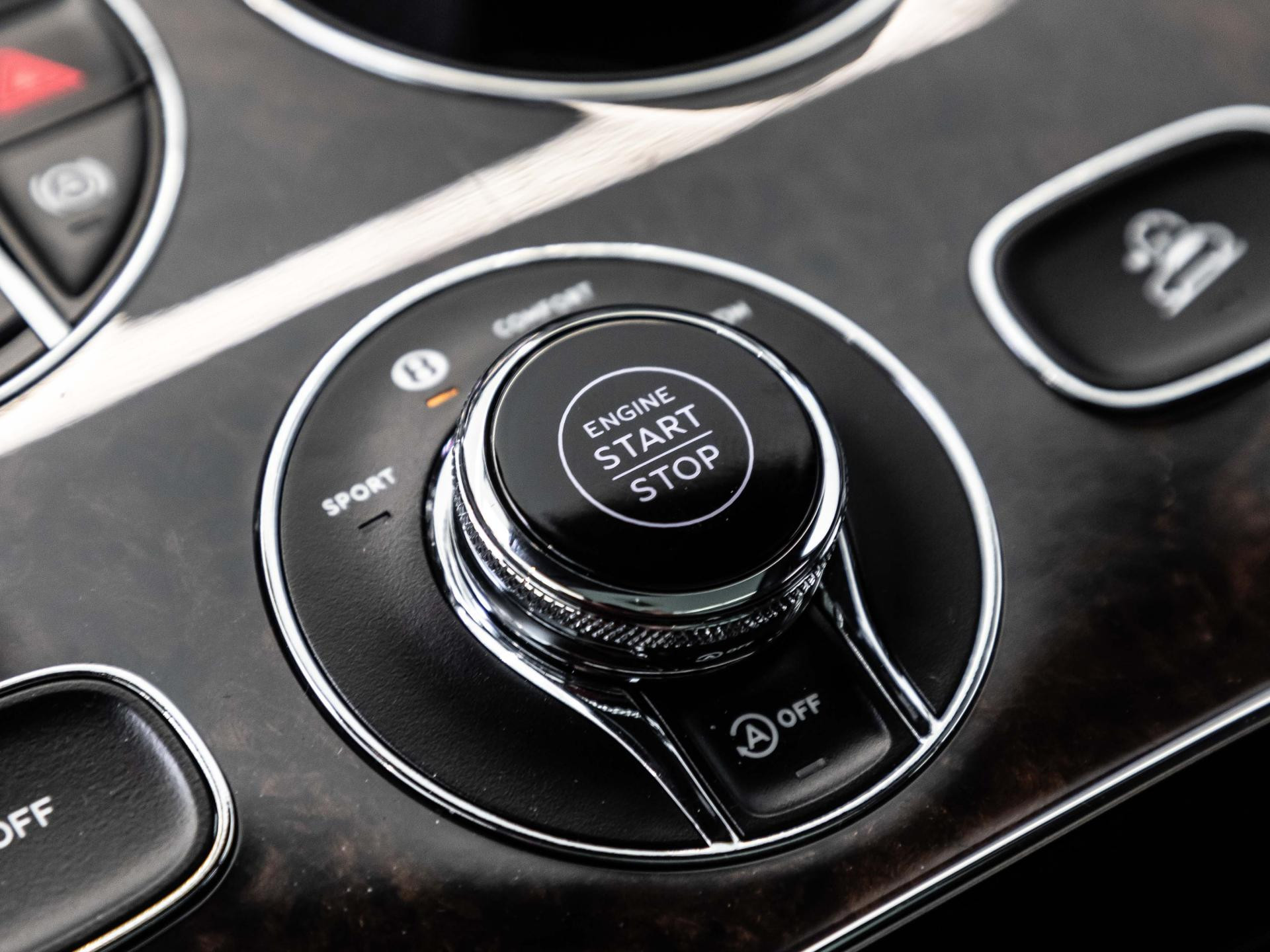 Bentley Bentayga Azure SONDERFARBE / FULL OPTION