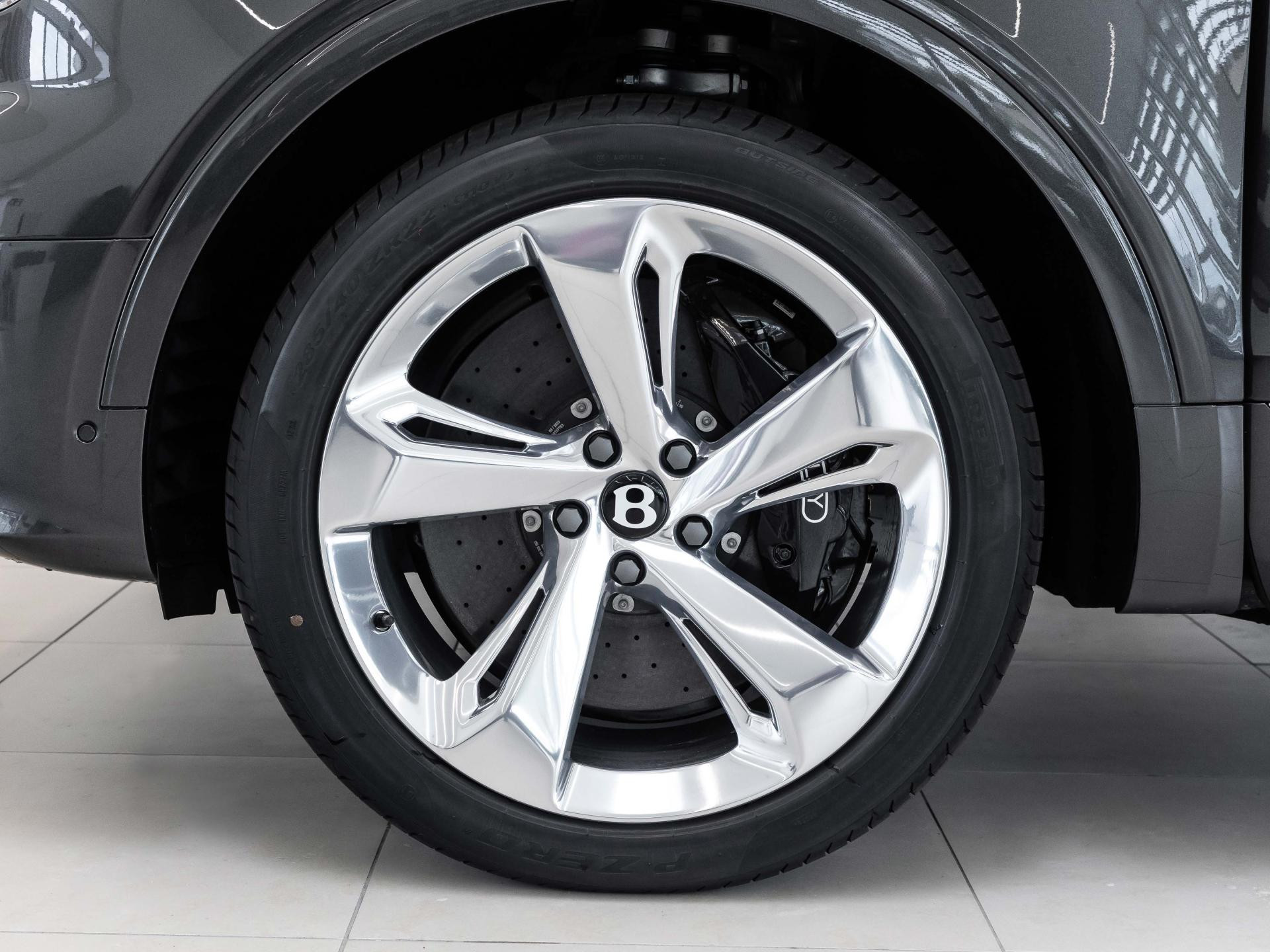 Bentley Bentayga Azure SONDERFARBE / FULL OPTION