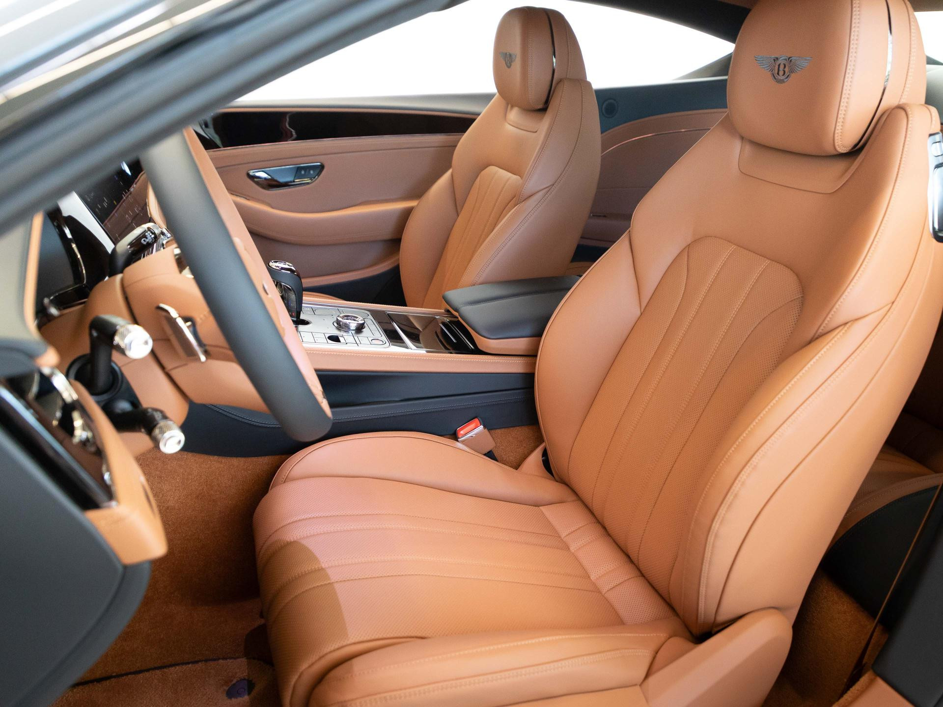 Bentley Continental GT AKRAPOVIC / TOURING / FULL OPTION