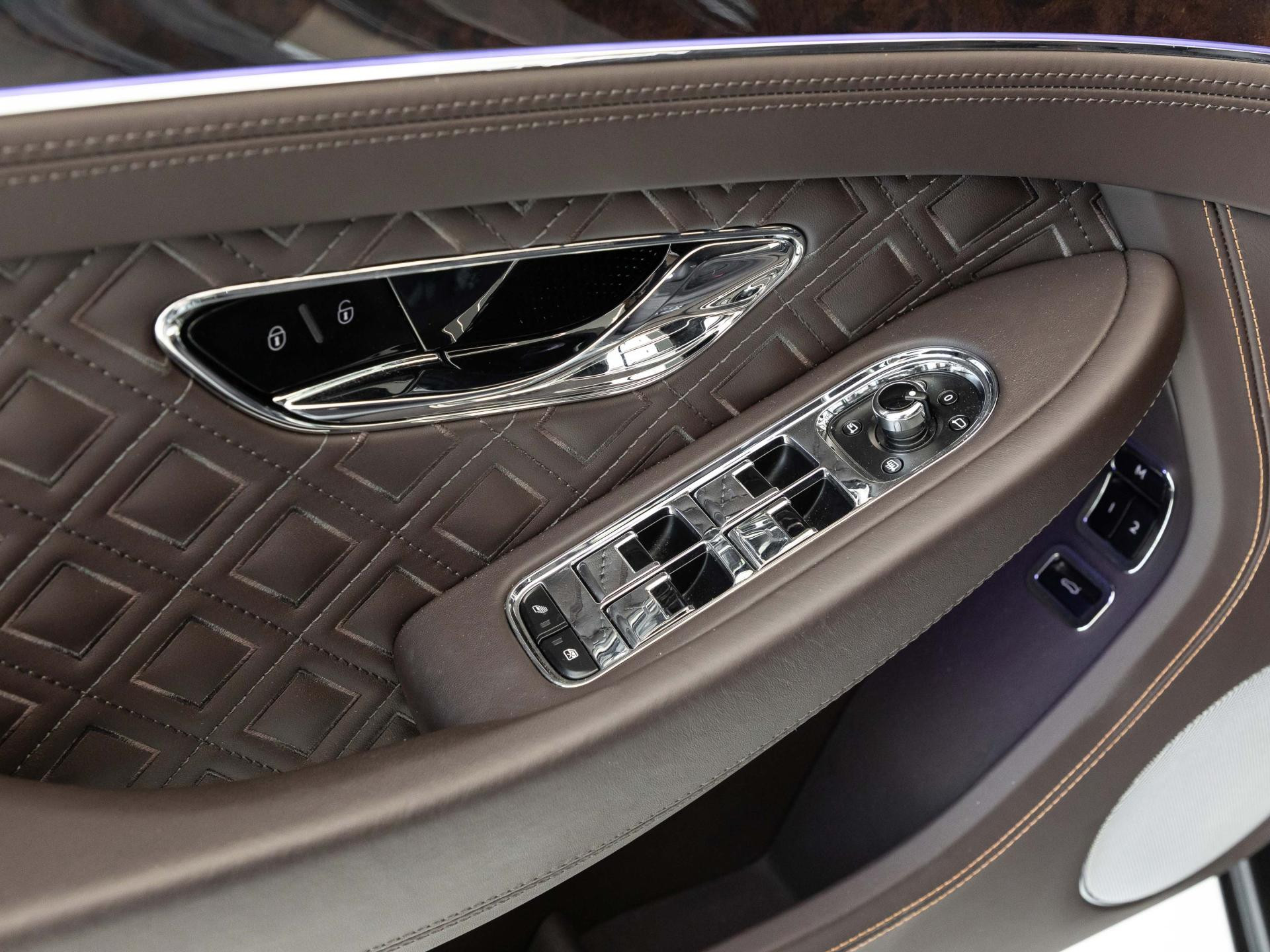 Bentley New Continental GT W12 von BENTLEY FRANKFURT