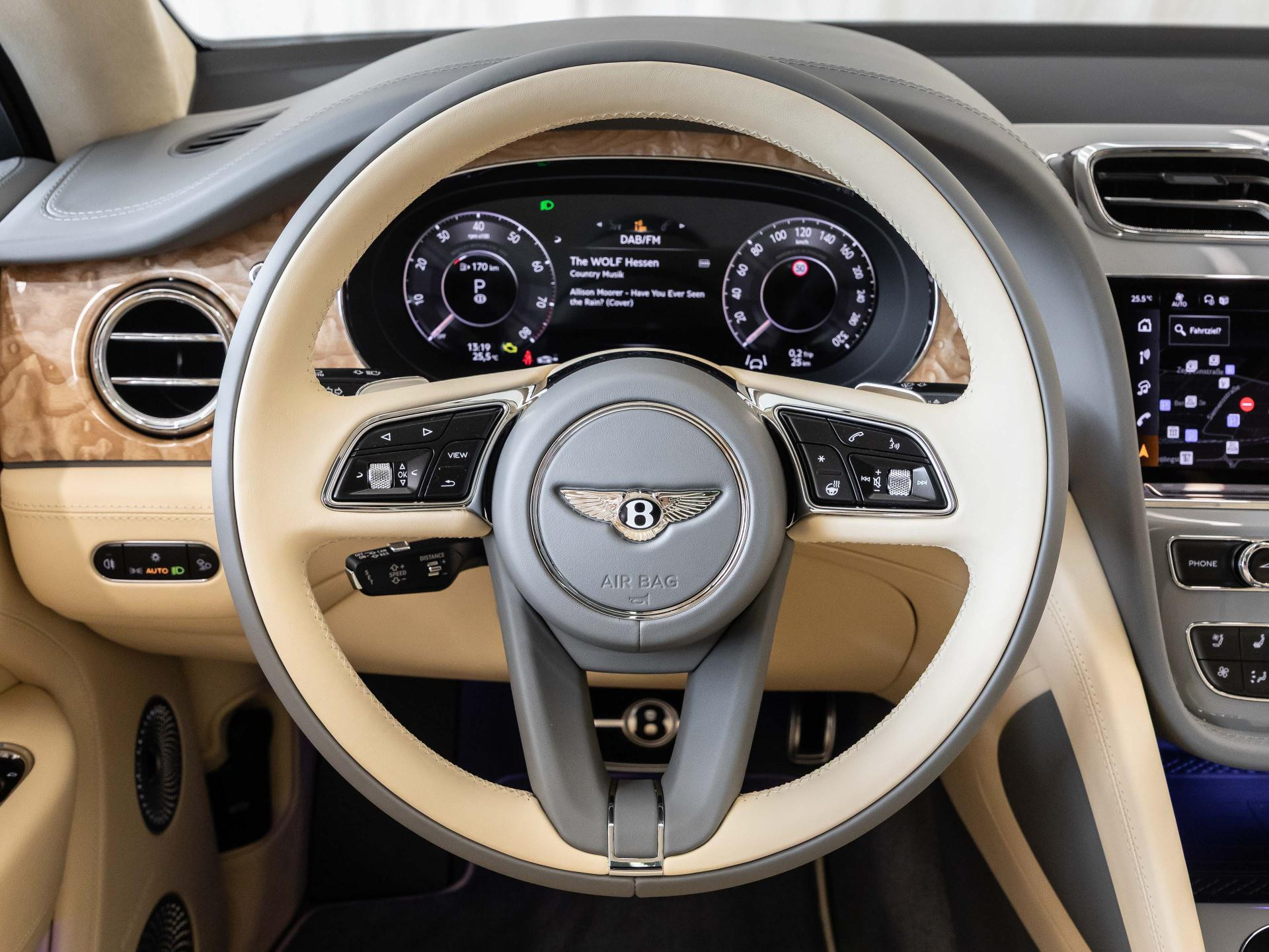 Bentley Bentayga Atelier Edition V8 von BENTLEY FRANKFURT