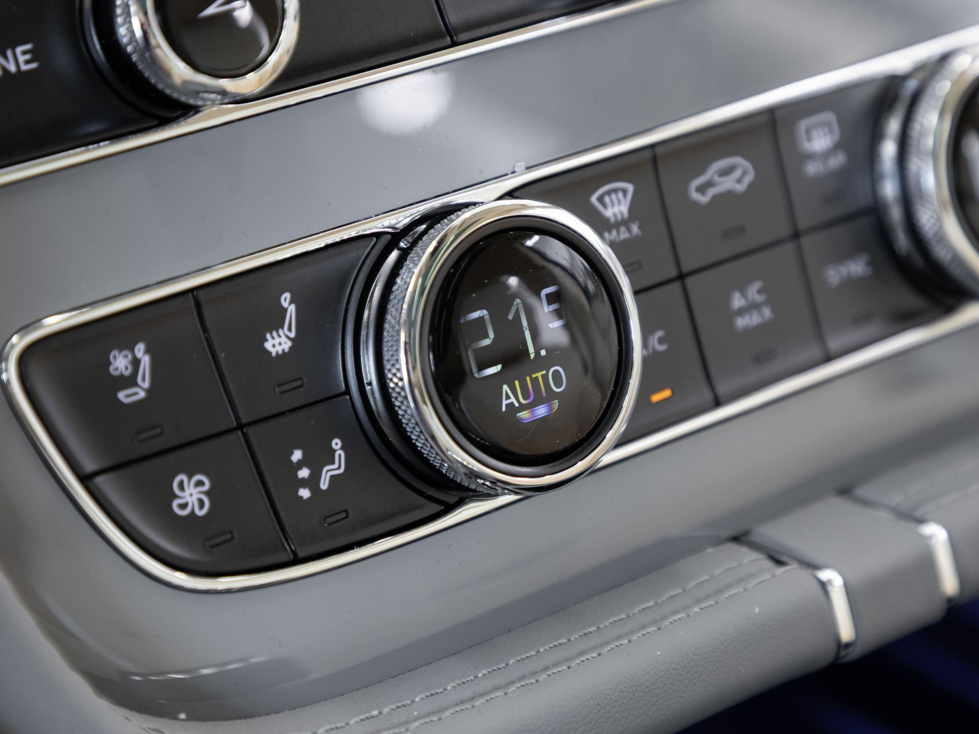 Bentley Bentayga Atelier Edition V8 von BENTLEY FRANKFURT