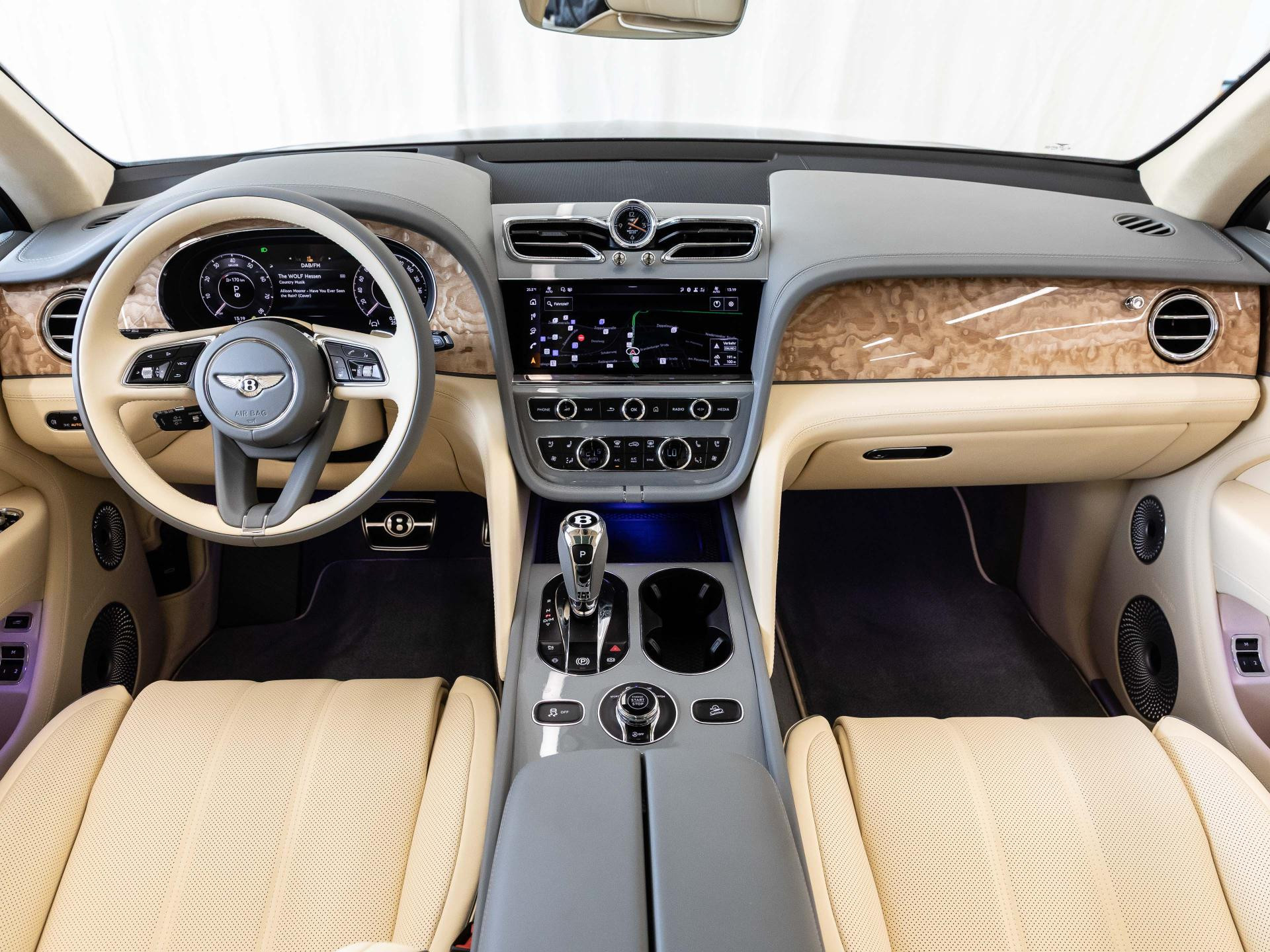 Bentley Bentayga Atelier Edition V8 von BENTLEY FRANKFURT