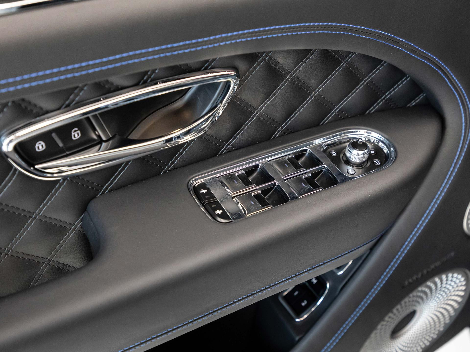 Bentley Bentayga S Black Edition V8 von BENTLEY FRANKFURT