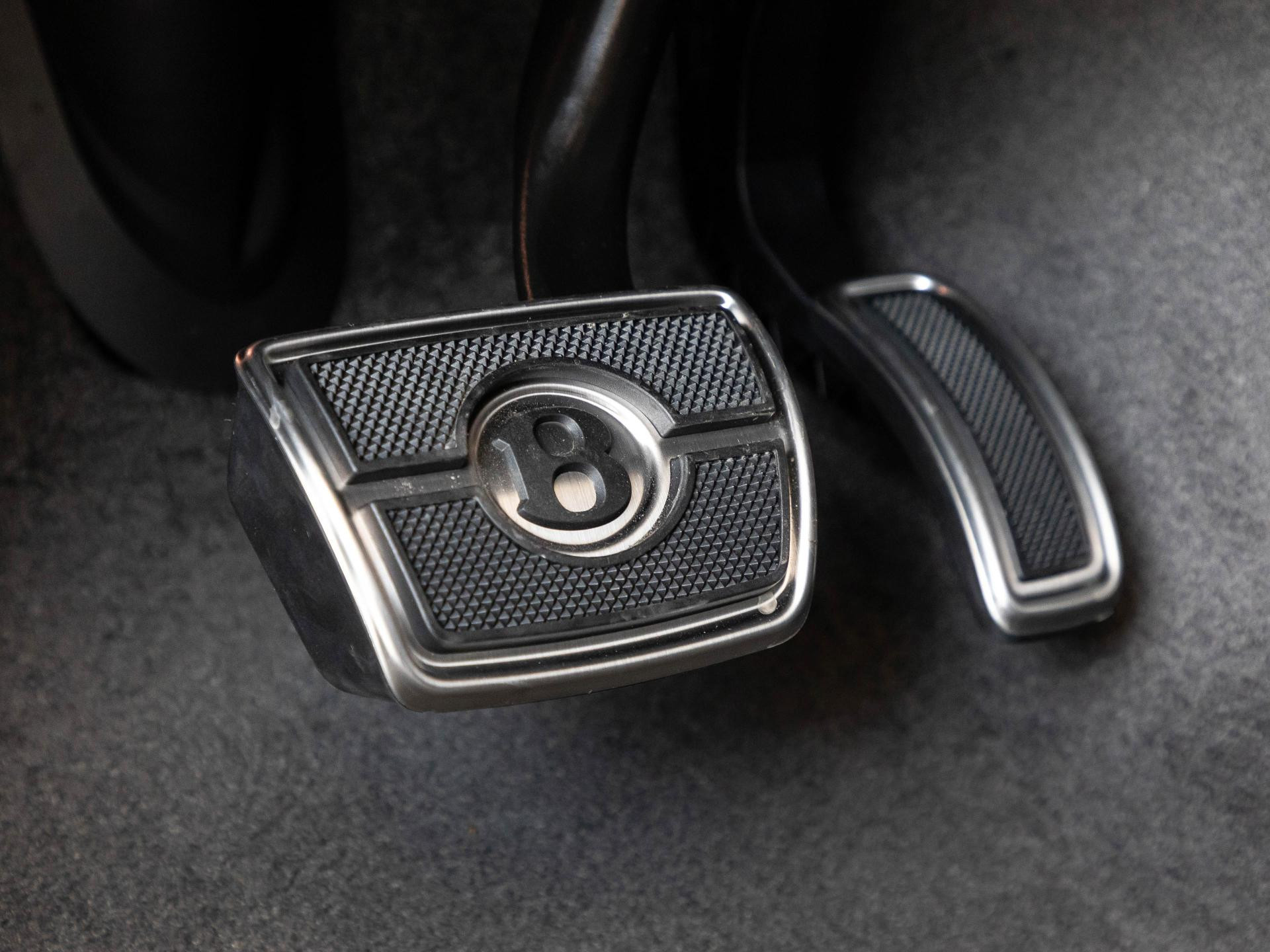 Bentley Bentayga S Black Edition V8 von BENTLEY FRANKFURT